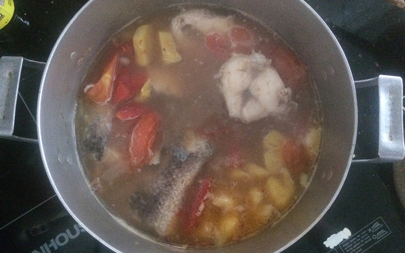Nấu canh chua cá lóc thơm ngon