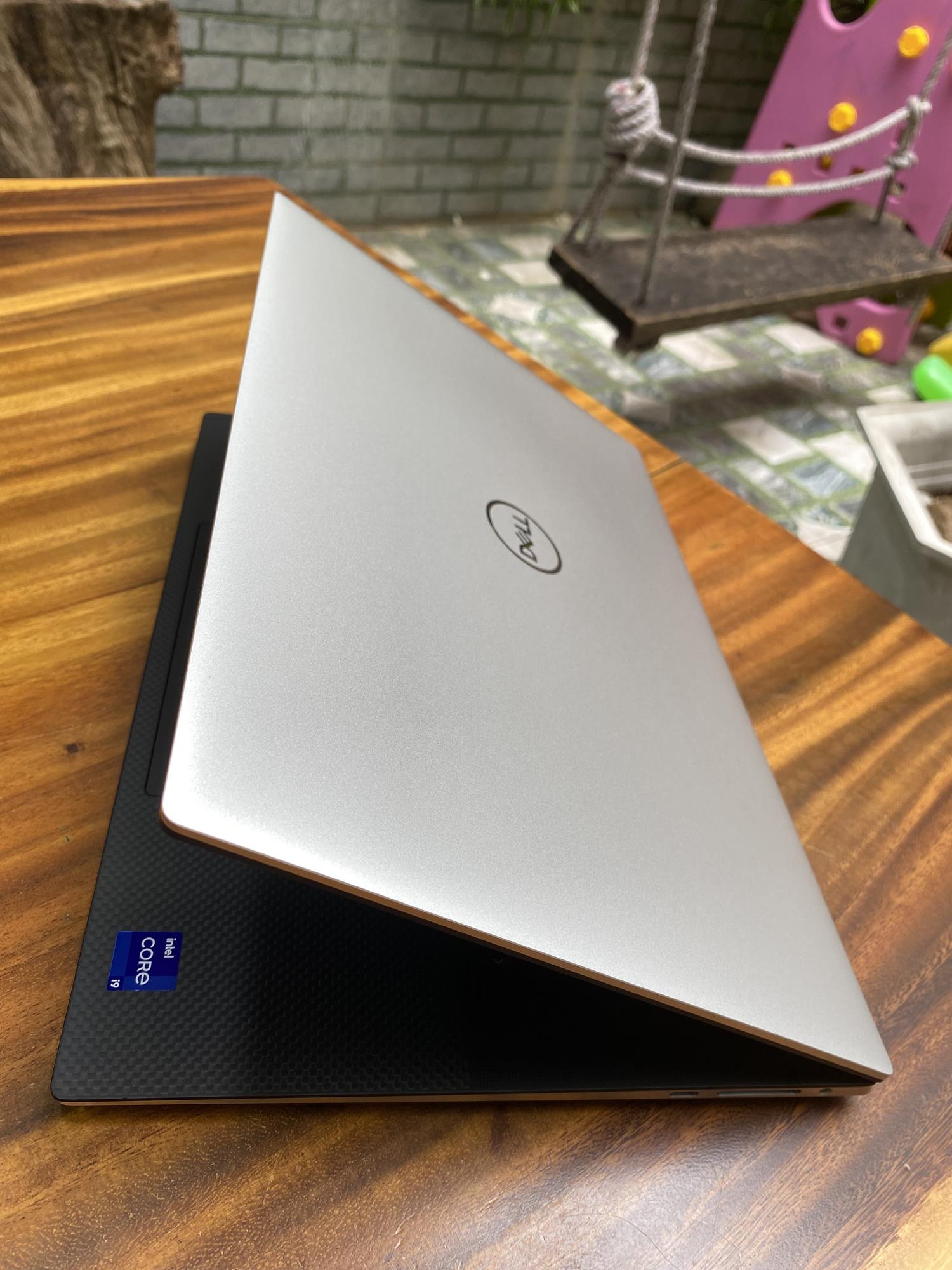 XPS-9510-Core-i9-anh-1.jpg