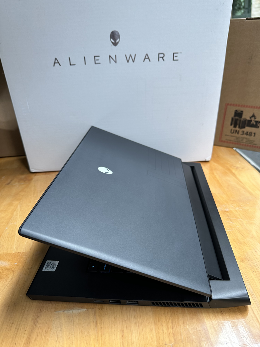 Dell-Alienware-M15-R4-Core-i7-2.png